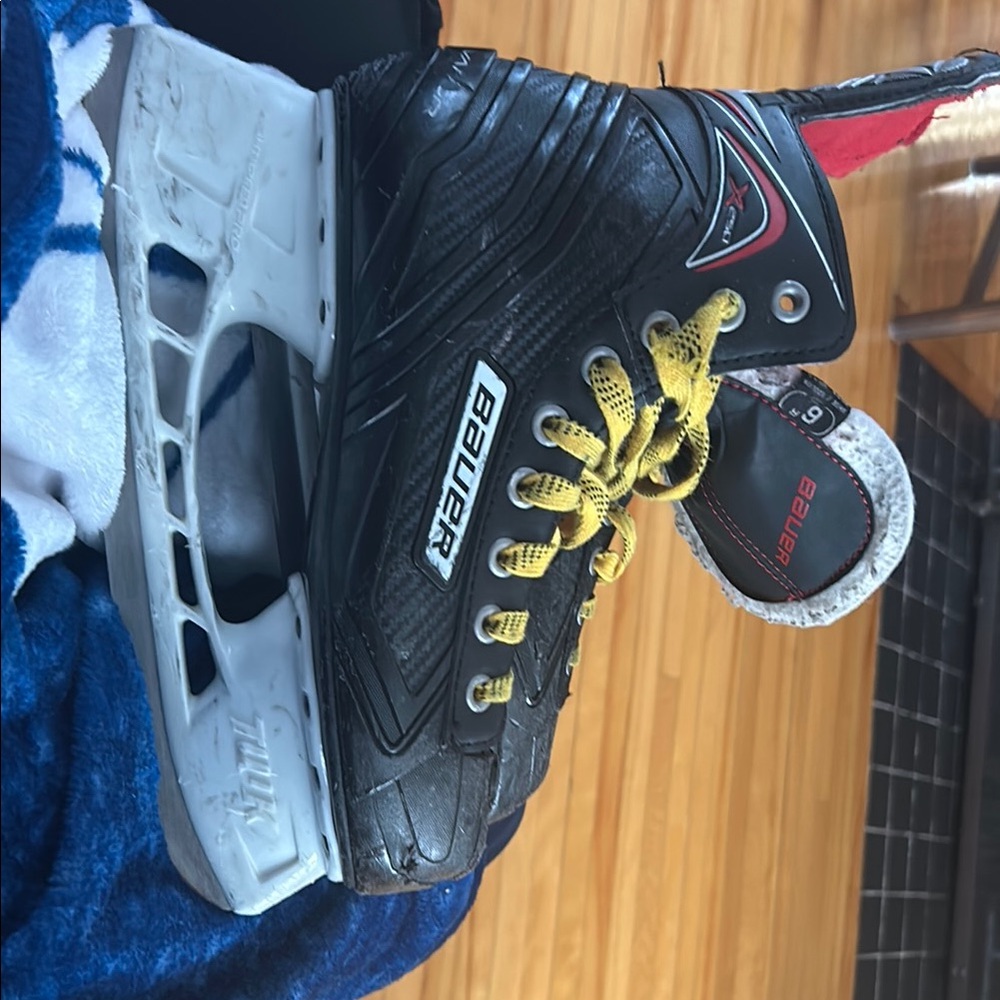 Bauer Black Hockey Skates